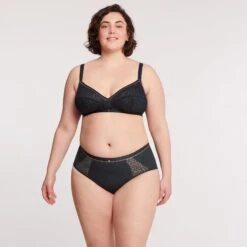 Culotte Noir Just Couture 9 Culotte Noir Just Couture -Soutiens-gorge Soldes BL03488 030 WEB 3 b36da44d ef0d 4bda 81c3 20d4d691d9e6