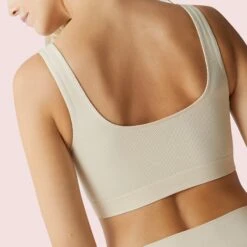 Soutien-gorge Sans Armatures Nude Just Essential 11 Soutien-gorge Sans Armatures Nude Just Essential -Soutiens-gorge Soldes BL10802 043 WEB 2 f0704672 b694 450d 8b8b 73ad1bd25471