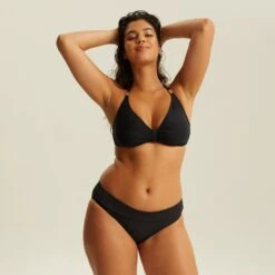 Culotte Haute De Bain Noir VENTOTENE 9 Culotte Haute De Bain Noir VENTOTENE -Soutiens-gorge Soldes CS03109 030 WEB 3 882362db b7ca 4fed 9dbd 4171b5ba7054