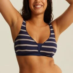 Haut De Maillot Sans Armatures Marine Précieux TAVOLARA -Soutiens-gorge Soldes CS21103 A27 WEB 11 f9618fab 8b05 458b be68 0583f34352c3